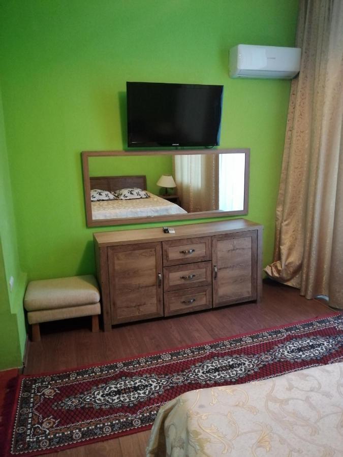 בוטוסאני Hotel Rares מראה חיצוני תמונה