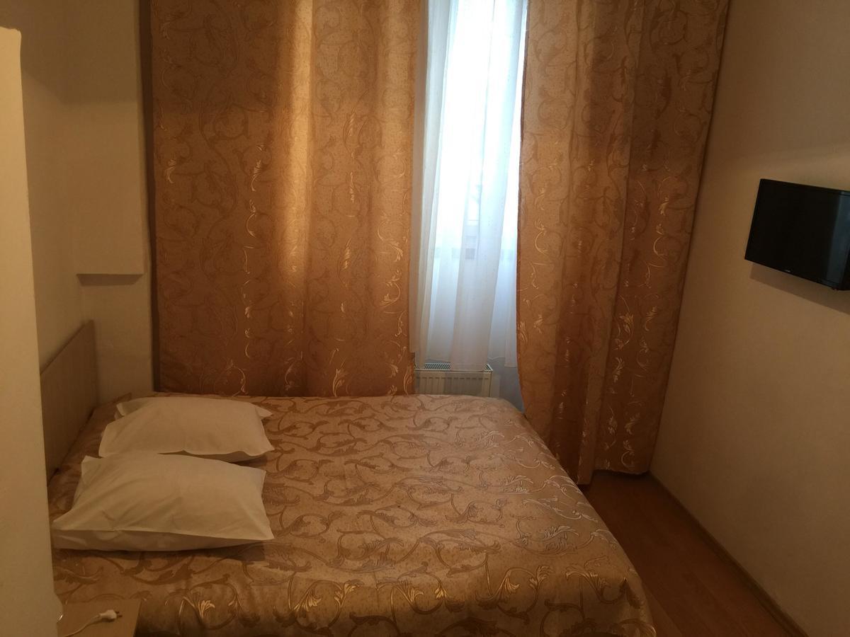 בוטוסאני Hotel Rares מראה חיצוני תמונה