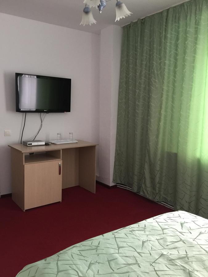בוטוסאני Hotel Rares מראה חיצוני תמונה